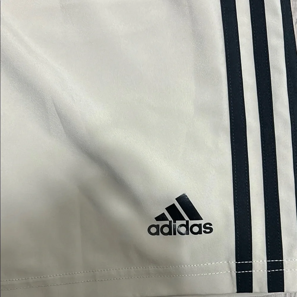 Adidas Classic White Shorts with Black Accents Boys - L regular fit